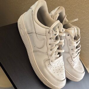 Kids Nike Air Force size 3y